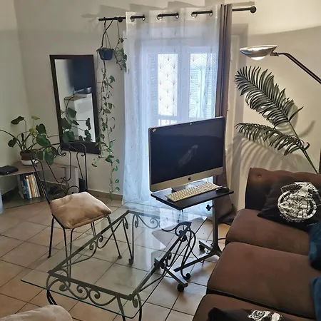 Logement Climatise En Plein Centre D'ajaccio, A 3mn De La Plage, Proche De Toutes Commodites * Ajaccio (Corsica)